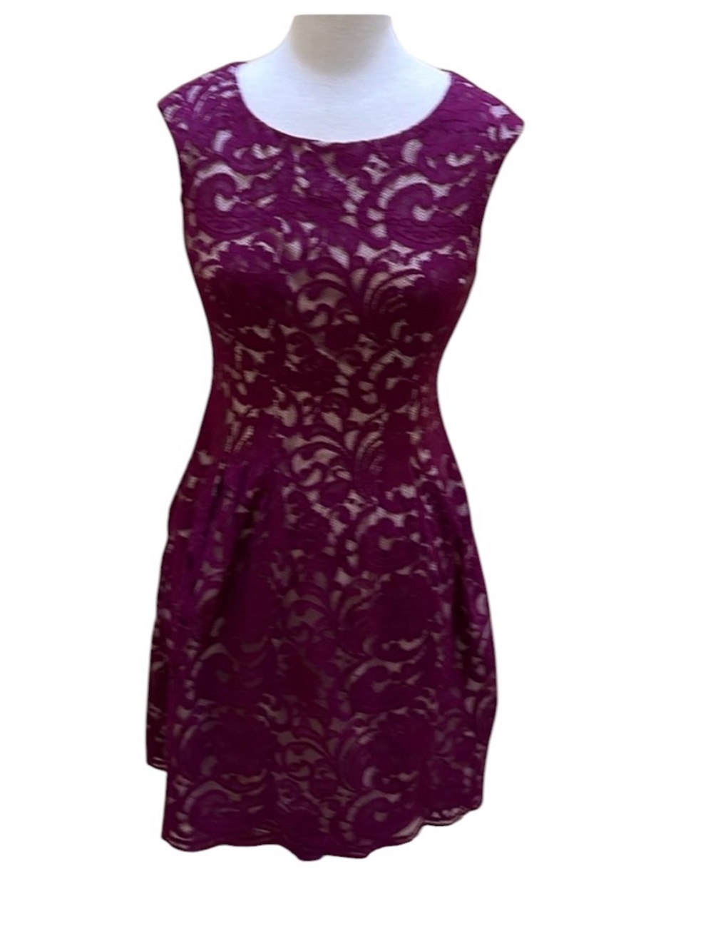 Vince Camuto size 6 lace dress